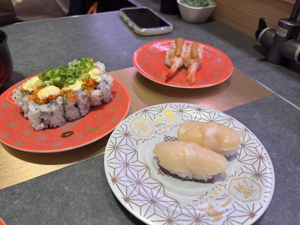 濱一貫のおすすめネタ「生海老海老味噌のせ」。濃厚な味わいで満足度が高い。